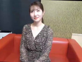 高颜值娇美少妇 弄完逼又裸舞摇晃